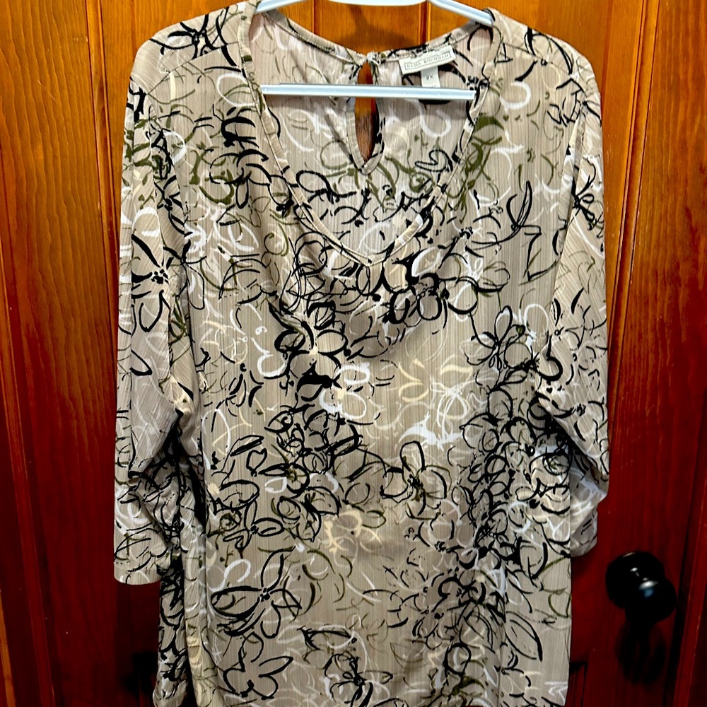 Dana Buckman top